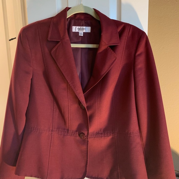 Dress Blazers and Jackets - Picture 9 of 15